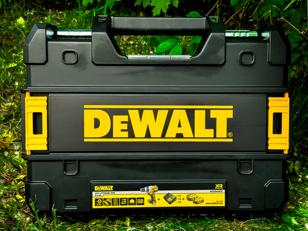 Аккумуляторная ударная дрель-шуруповерт DeWalt DCD996P2 c 2 аккум и ЗУ ...
