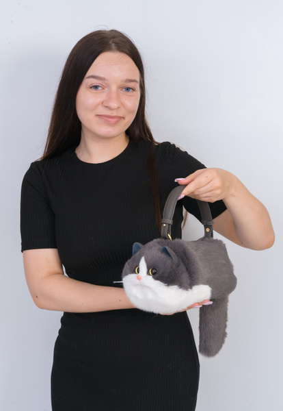 Сумка-кошка меховая Maotaimeng с ручками через плечо детская серо-белая ...