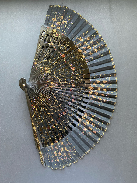 Характеристики Веер винтажный из дерева с росписью ручной работы ...