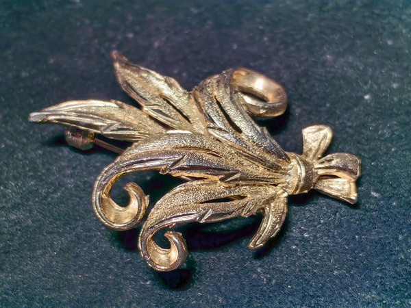 Винтажная брошь. Жёлтый металл. Маркирована. Англия вторая половина ХХ ...