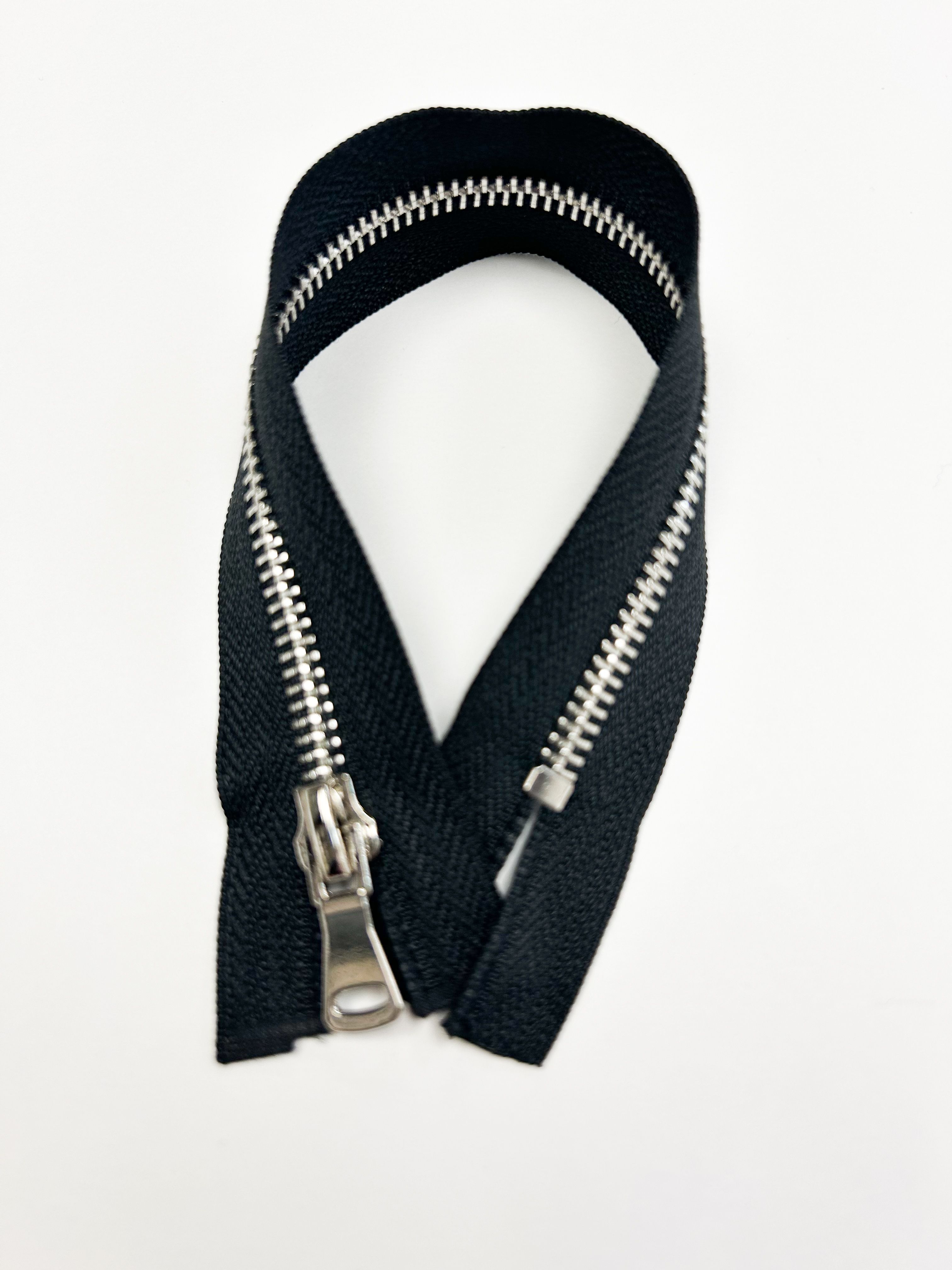 Молния металл серебро тип 5 неразьемная 20 см черная