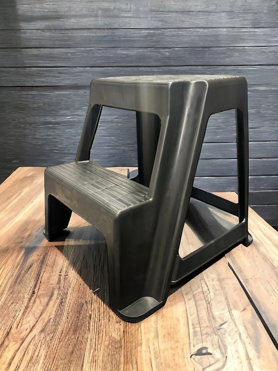 Табурет-стремянка универсальная со ступенькой, черный М 2296