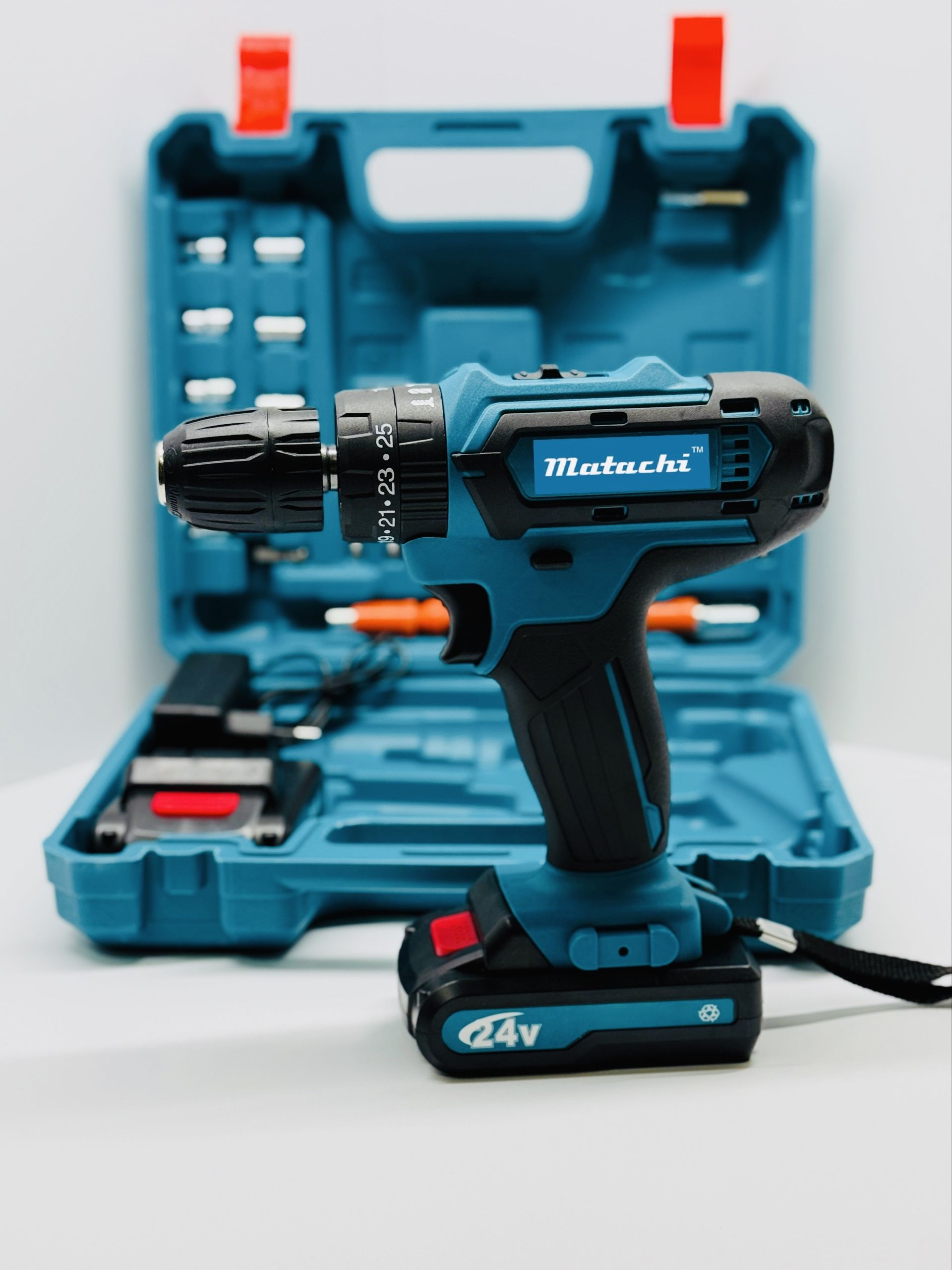 Шуруповерт-дрельаккумуляторный24vнаборкейсMatachi