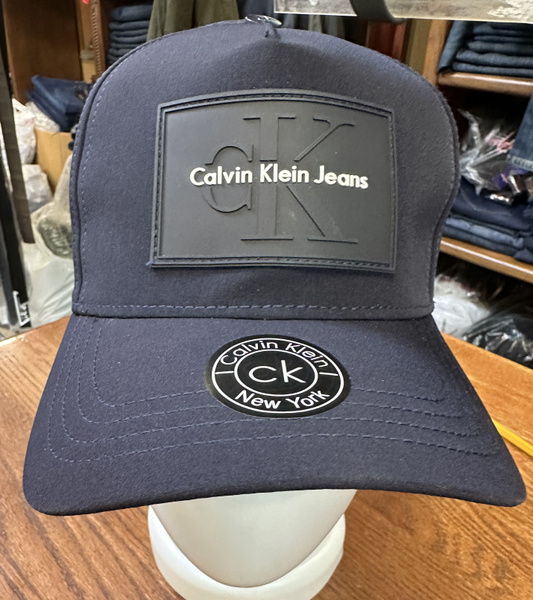 Бейсболка Calvin Klein - купить с доставкой по выгодным ценам в ...