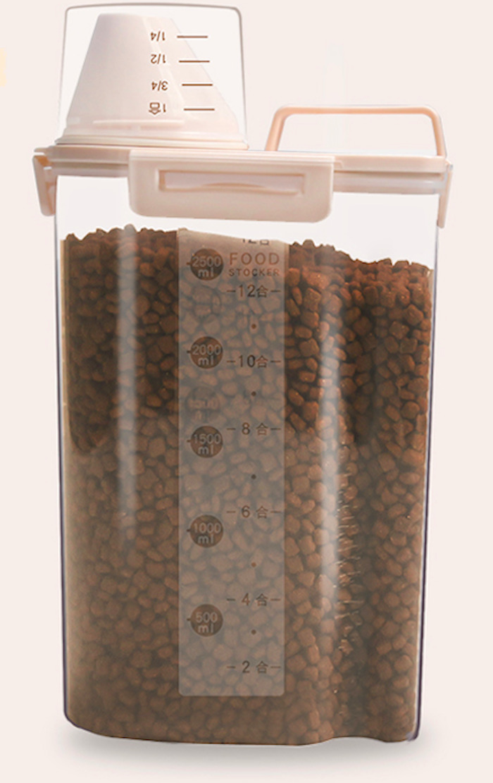 Емкость с мерным стаканом для корма — купить в интернет-магазине OZON с ...