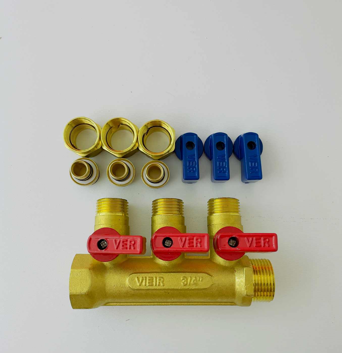 Коллектор с отсекающими кранами на 3 выхода 3/4x16 евроконус для ...