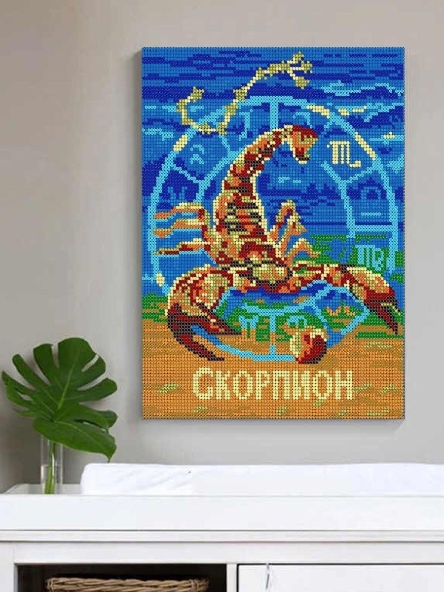 Скорпион из страз