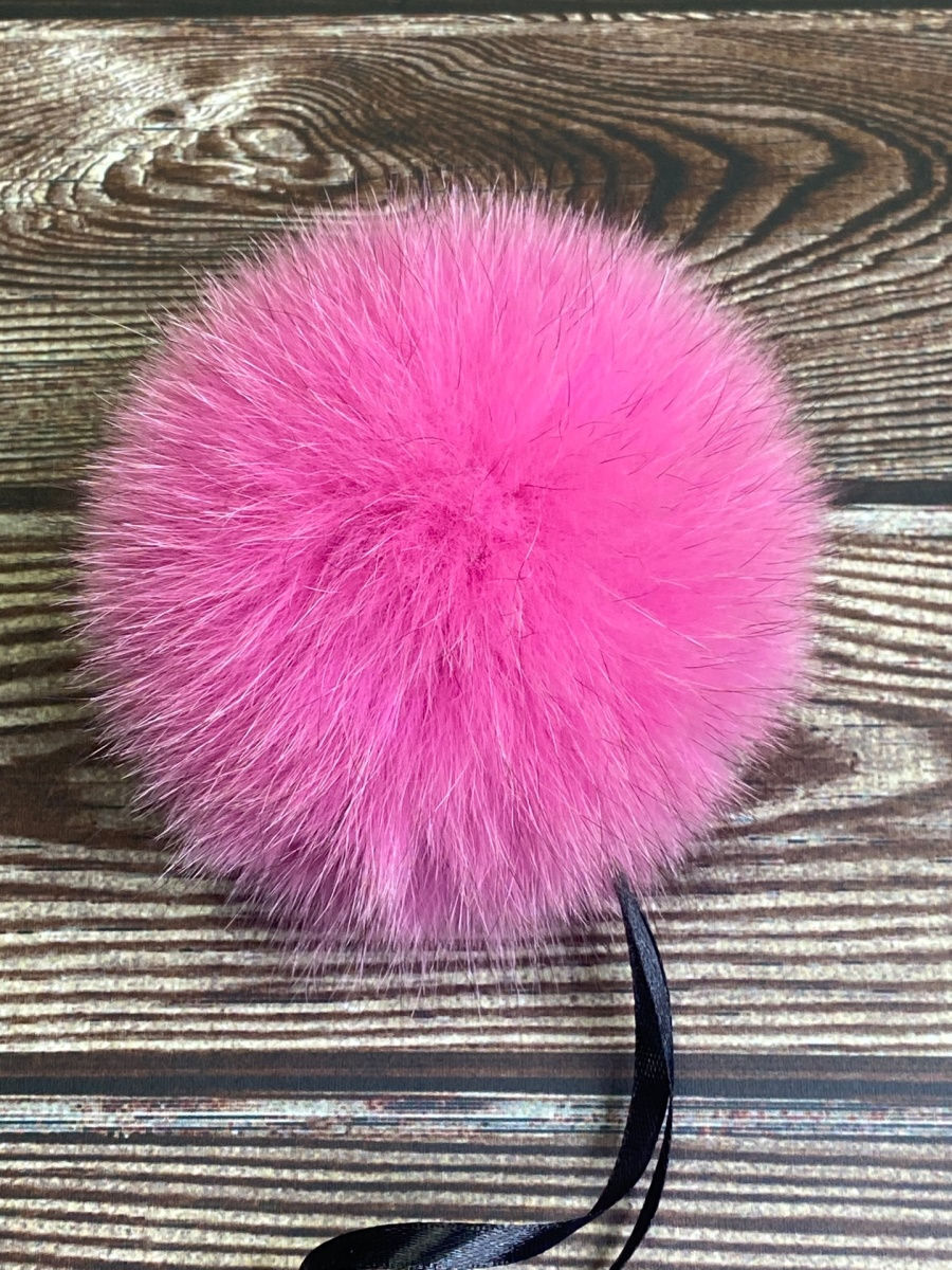 Помпоны съемные. Меховые помпоны. Помпон из меха. Меховой помпон натуральный голубой. Меховой помпон натуральный голубой.