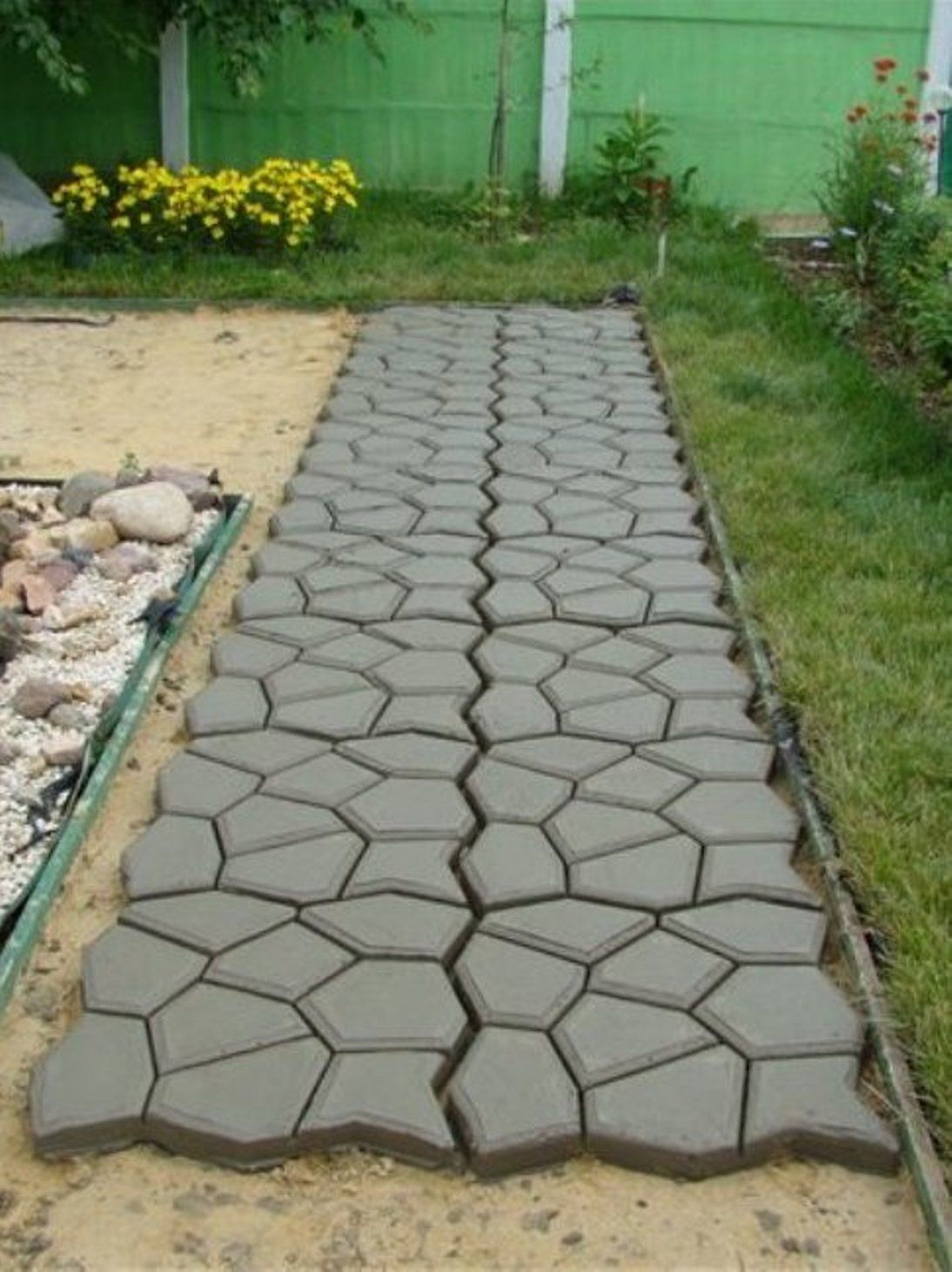 форма для дорожек. пластиковые формы для садовых дорожек. форма для отливки садовых дорожек 50х50х6 см vortex. трафарет для бетонной дорожки. форма "садовая дорожка" 550х550х55.