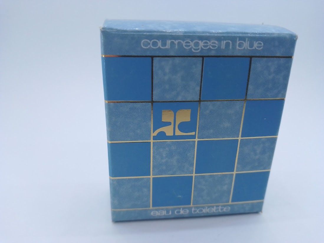 Туалетная вода кураж. Кураж голубой Courreges in Blue. Духи Courreges in Blue. Голубой Кураж духи фирма. Туалетная вода Courreges Courreges in Blue.