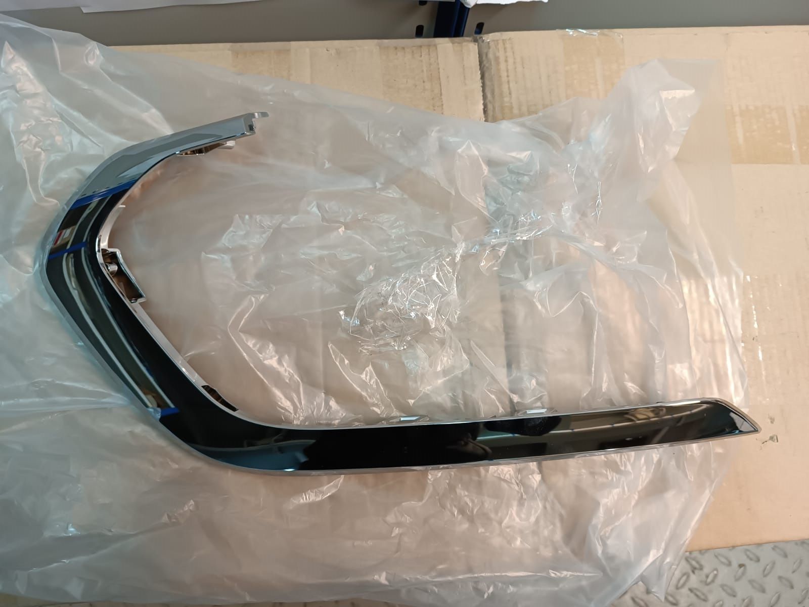 молдинг бампера 2190 fl верхний левый. молдинг переднего бампера хендай солярис 2015. бампера bmw e65. молдинг бампера нижний. 768520g010 768510g010 купить в челябинске.