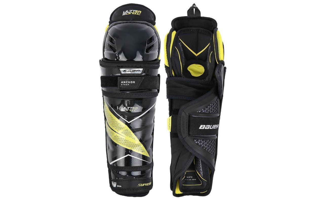 Бауэр суприм м4. Щитки хоккейные юниорские Прайм. Перчатки Bauer Supreme Ultrasonic. Хоккеист в щитках.