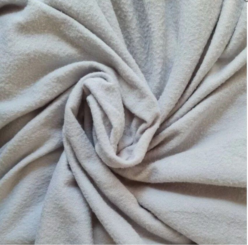 красная флисовая ткань. флис подкладочный тонкий. ткань поларфлис. флис 130 черный фото. плед love 130x160 серый.