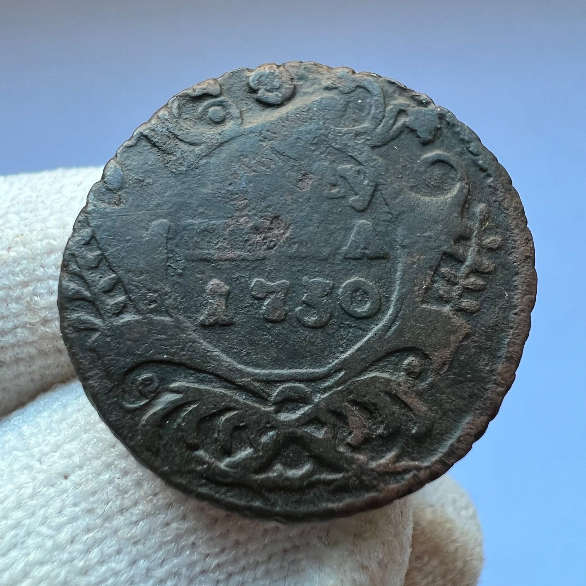 Монета 1730 года. Полушка. Имперские монеты. Копейка монета. Монета 1600 года русские.