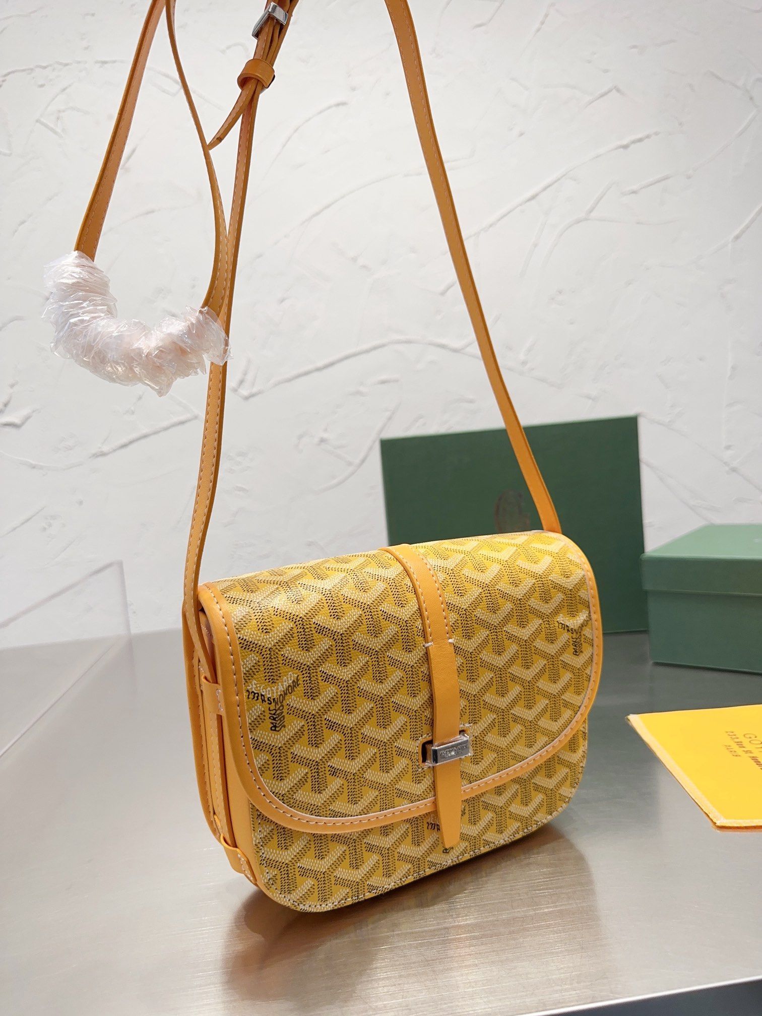 Goyard Сумка на плечо - купить с доставкой по выгодным ценам в интернет ...