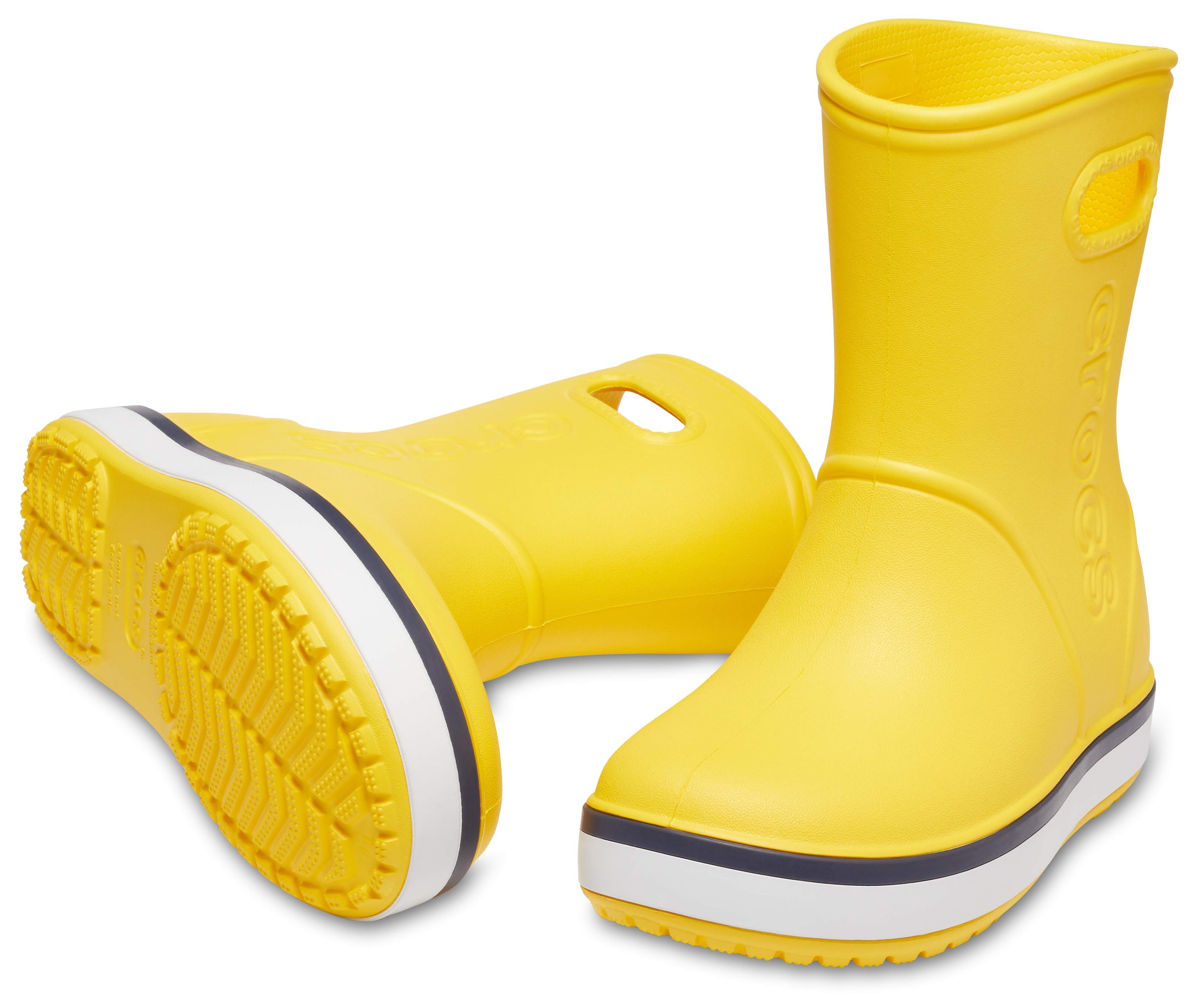 Crocs сапоги купить. Резиновые сапоги Crocs Crocband Rain Boot. Желтые сапоги крокс. Сапоги Crocband Rain Boot. Крокс желтые резиновые сапоги.