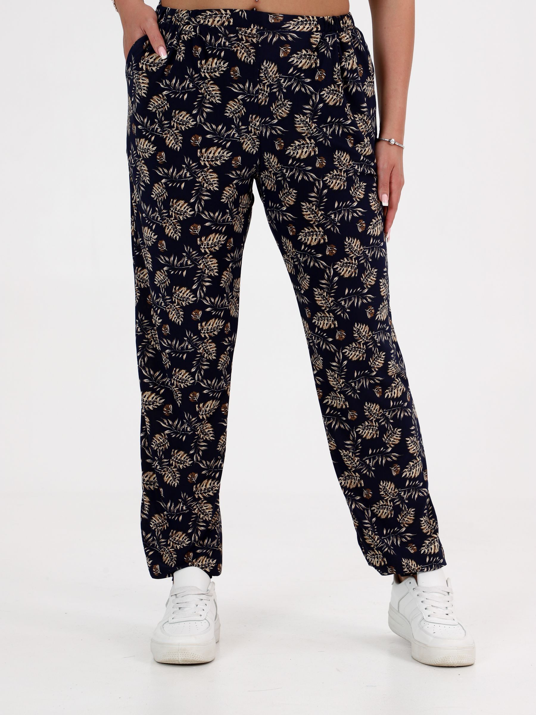 Брюки в восточном стиле. Ткань холодок штаны. Ткань масло штаны. Штаны легкие женские. Брюки ткань масло.