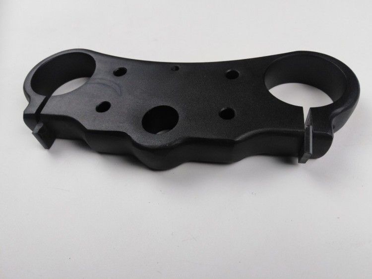 Нижняя траверса ттр 125. Траверса нижняя ttr125. Траверса ттр. Траверса ттр 125. Траверса на ттр 125 верхняя.