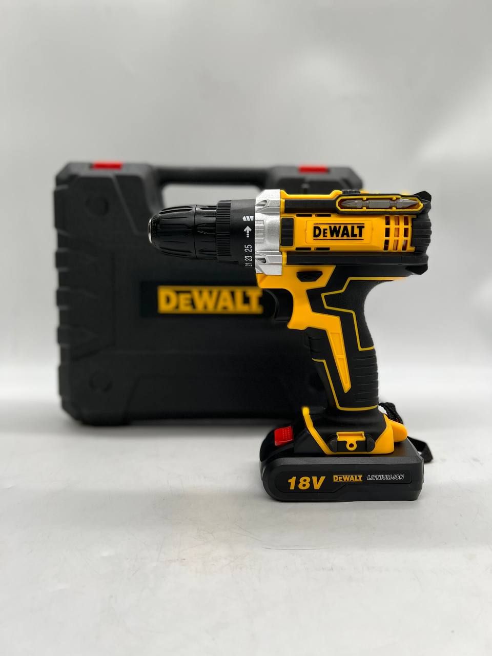 ШуруповертаккумуляторнаядрельDeWalt18V2АКБ