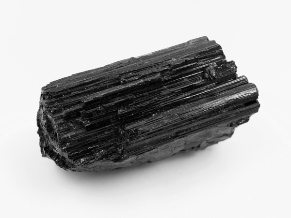 Невидимая защита: Как оберег останавливает зло, направленное на человека