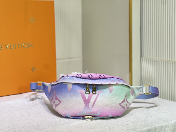 Louis Vuitton Сумка на пояс - купить с доставкой по выгодным ценам в ...