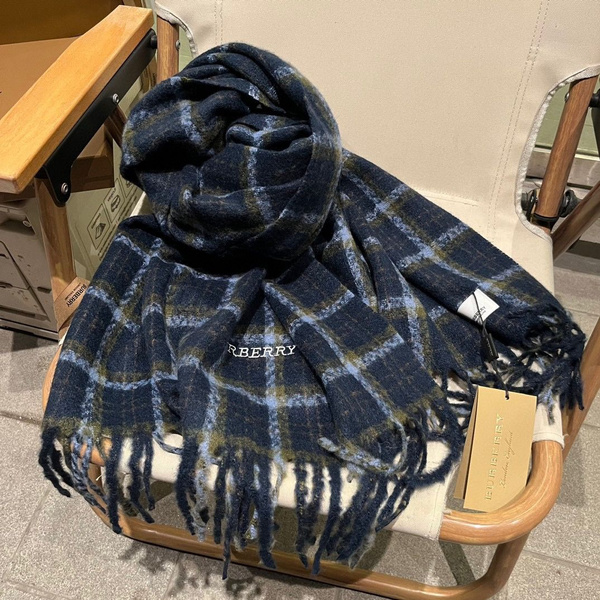 Burberry Палантин - купить с доставкой по выгодным ценам в интернет ...