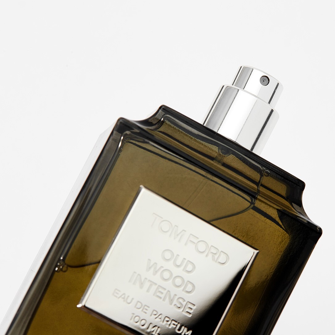 Oud wood intense. Парфюм Serge Lutens Vanille. Серж лютен ванильный лес. Духи Серж лютен un bois Vanille. Serge Lutens un bois Vanille парфюмерная вода 50 мл.