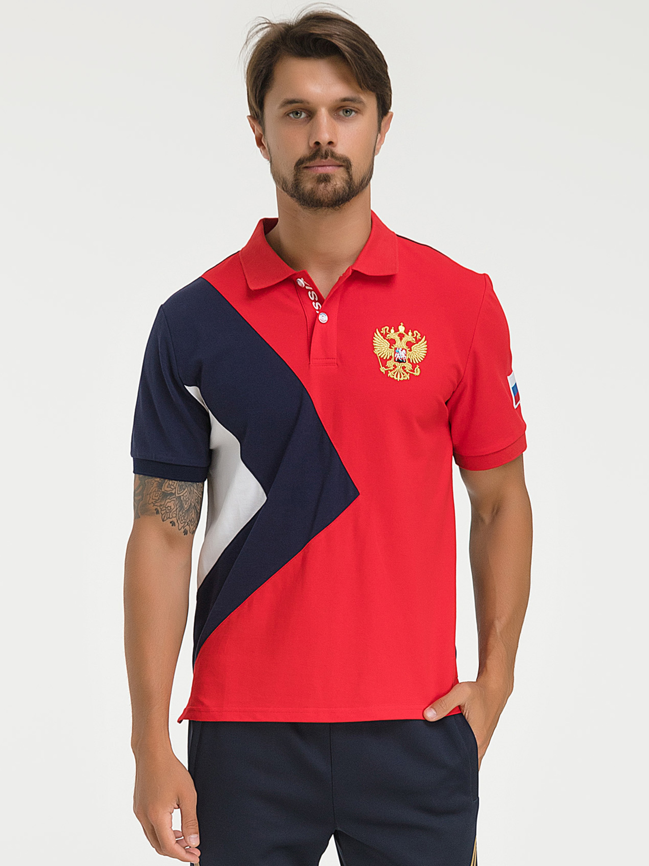 Поло-футболка с государственной символикой России. 