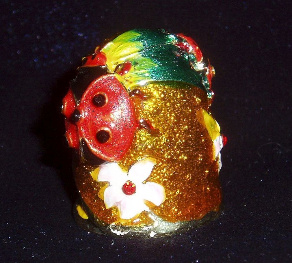 Коллекционный Наперсток "Божьи коровки" / Металлический сплав / Литье / Эмаль / Стразы / Подарок Рукодельнице / Цветы
