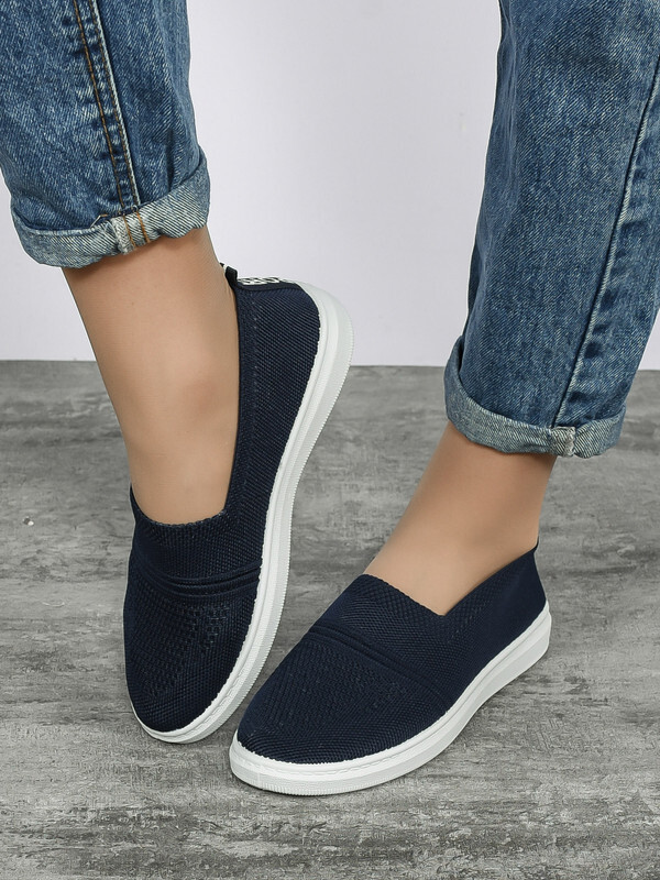 Слипоны на ногах. Валберис слипоны женские. Обувь слипоны женские. Слипоны на ногах. Слипоны дс шуз.