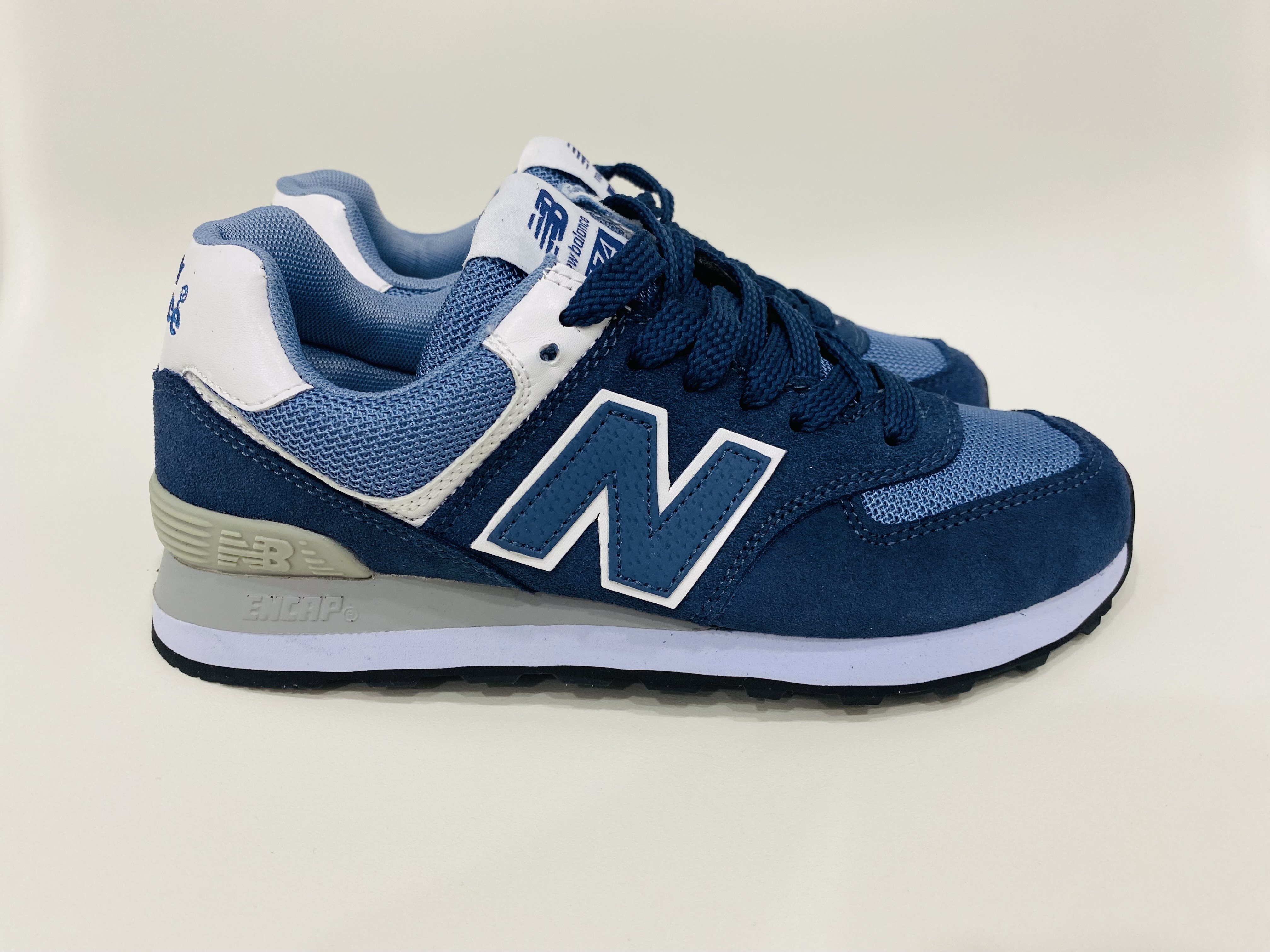 Нью бэланс 574 женские. Ньюбеленсы модели. Нью баланс 574. New balance 574 classic grey. Нью баланс 670 мужские оригинал.