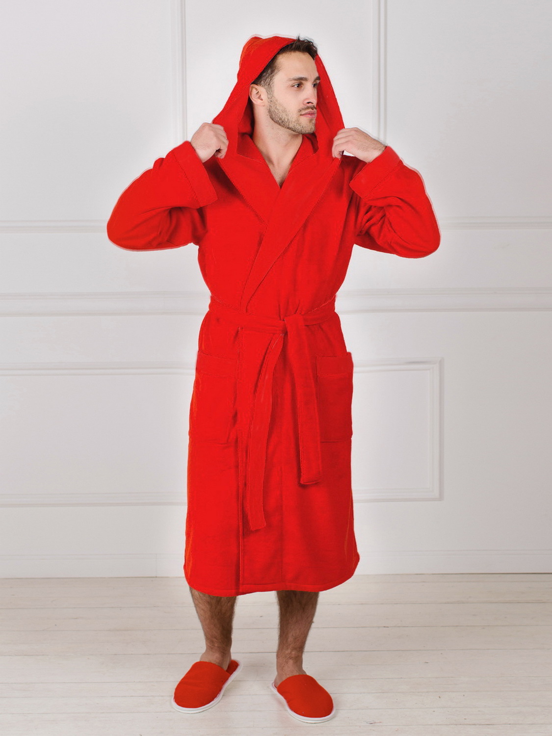 Красный махровый халат мужской