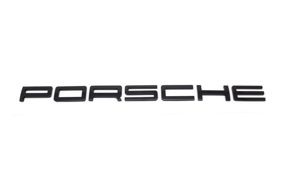 Надпись в стиле порше. Porsche надпись. Шильдик Porsche. Наклейка Porsche на автомобиль. Porsche логотип надпись.