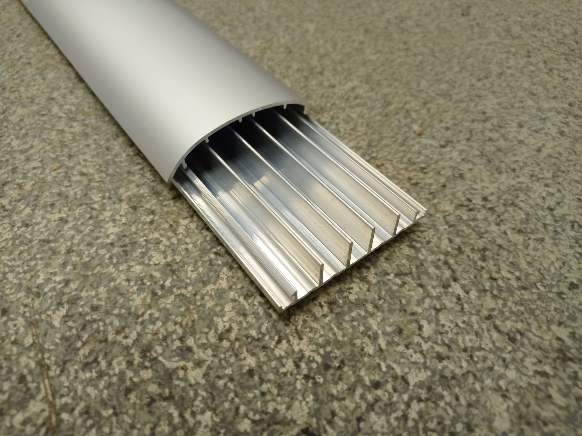 Напольный кабель канал металлический алюминиевый