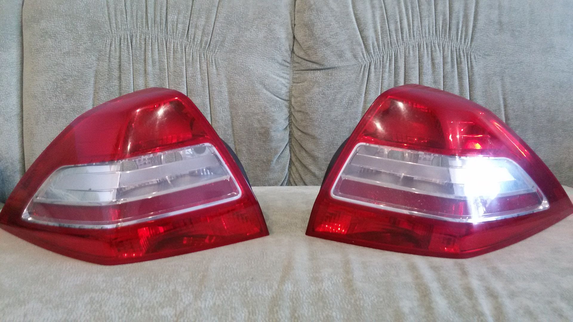 Задняя фара рено меган 1. Задние фонари меган 2 хэтчбек. Задний левый фонарь рено меган 2. Задние фонари рено меган 2 седан. Фонарь задний меган 2.