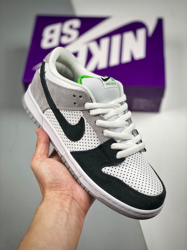 Кроссовки найк паль. Nike SB Dunk Grey. Nike Dunk Chlorophyll. Nike SB Dunk White Grey. Nike SB Dunk серые.