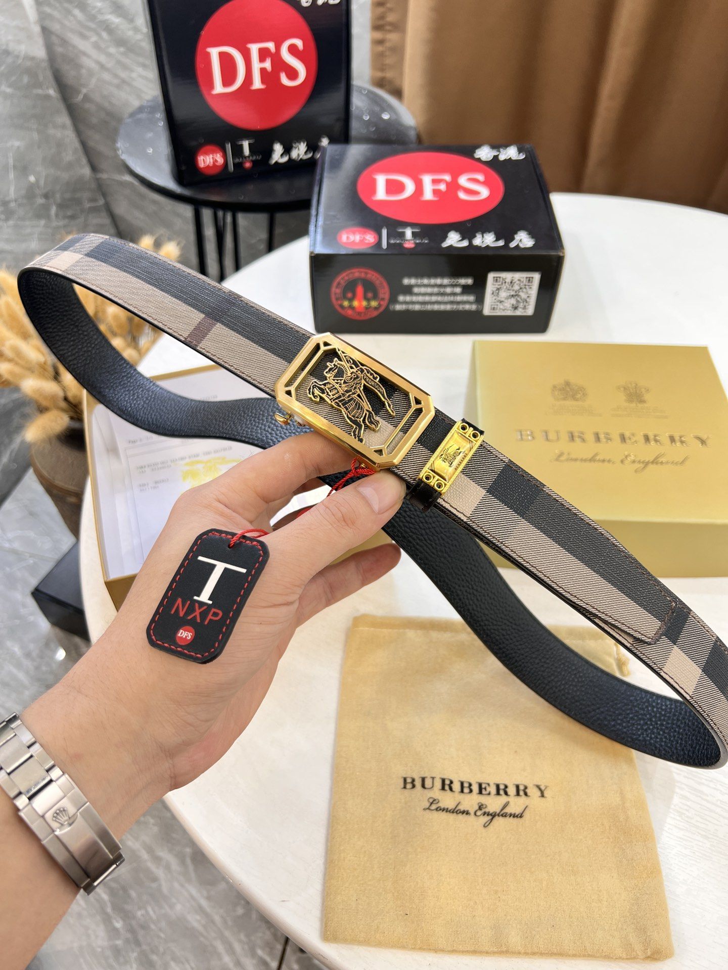 Burberry on sale belt dhgate