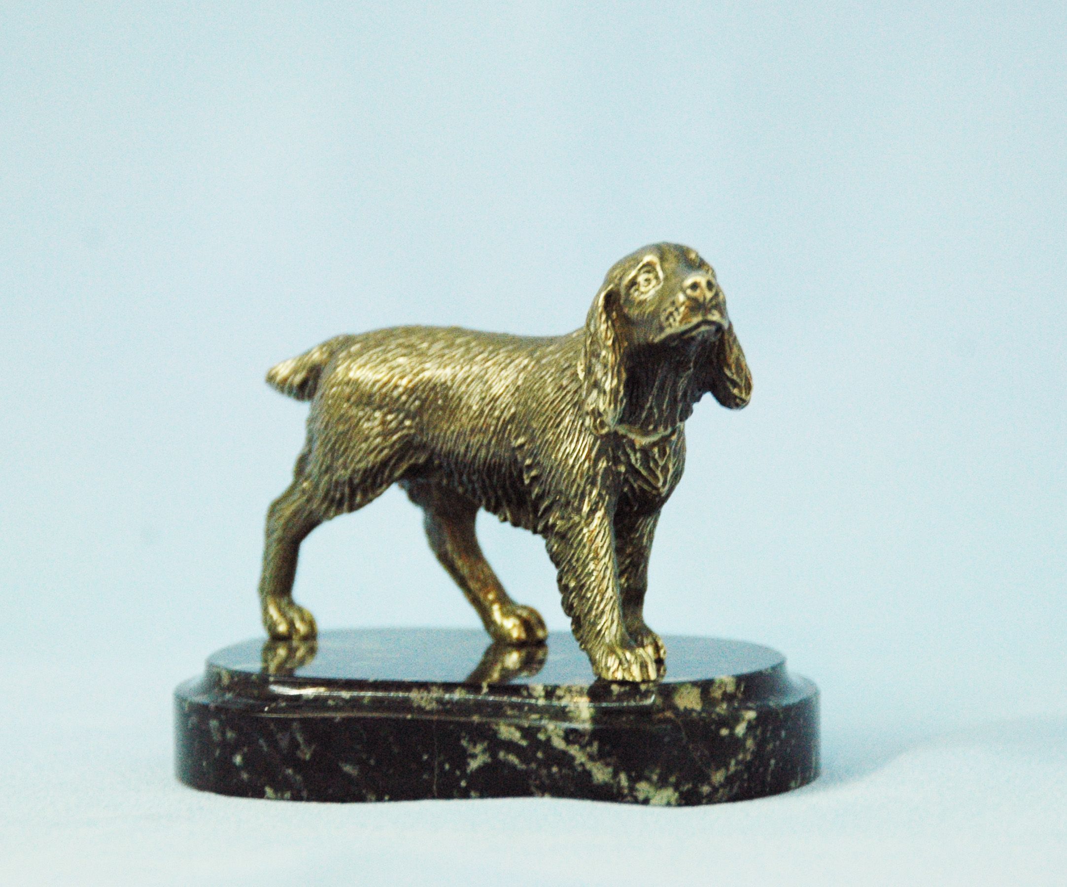 Фигурка нова. Мышка из камня. Бронзовые фигурки к новому году. Бронзовые подарки. Луноход бронза подарок.