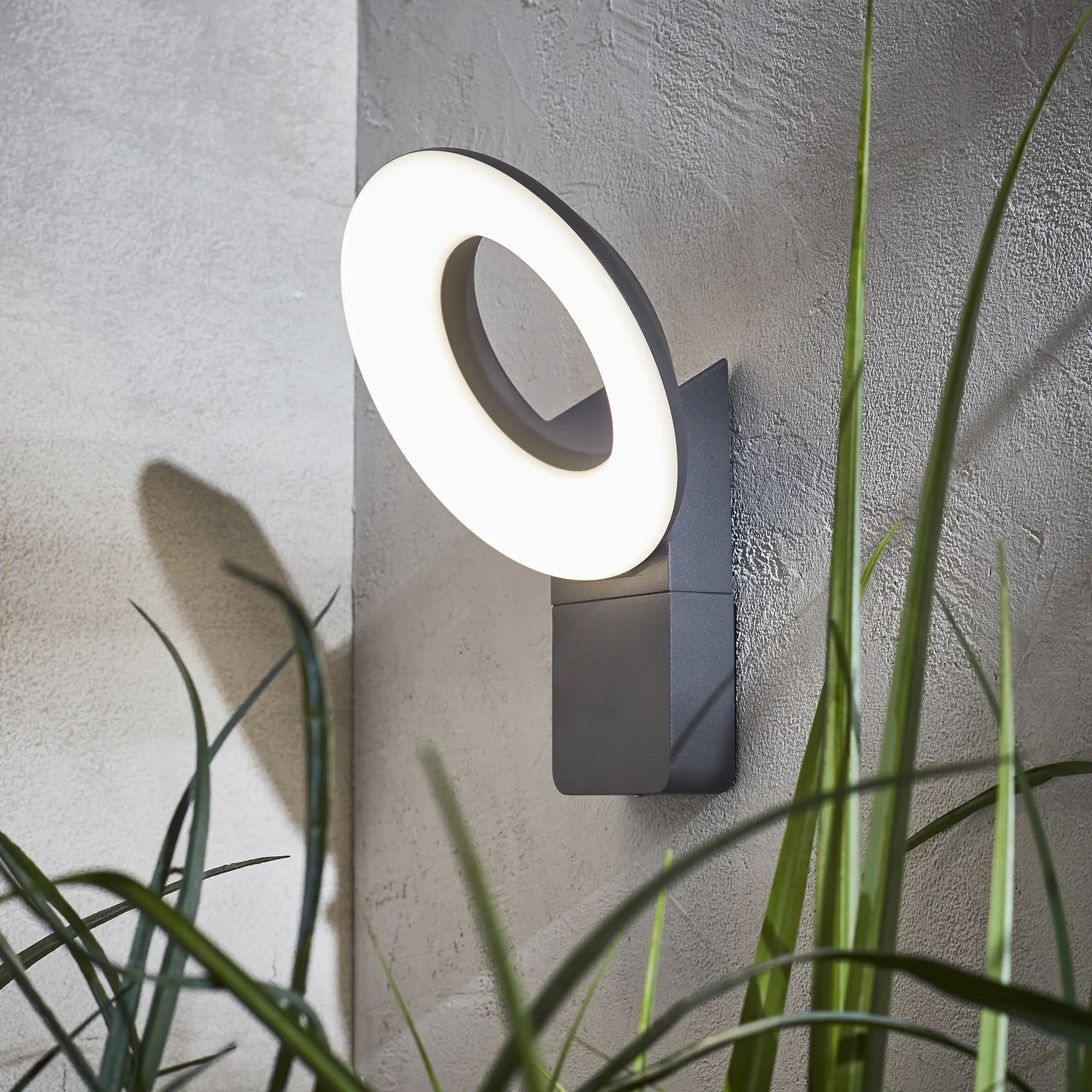 Inspire led. Светильник настенный светодиодный уличный inspire quito ip54. светильник inspire lakko. светильник светодиодный уличный inspire «quito» 2700 лм ip54. уличный настенный светильник с датчиком.