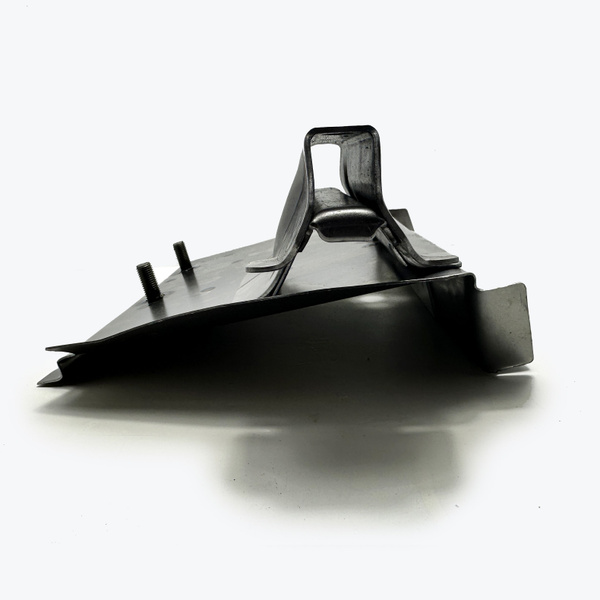 Площадка крепления реактивной тяги с поддомкратником задняя левая ...