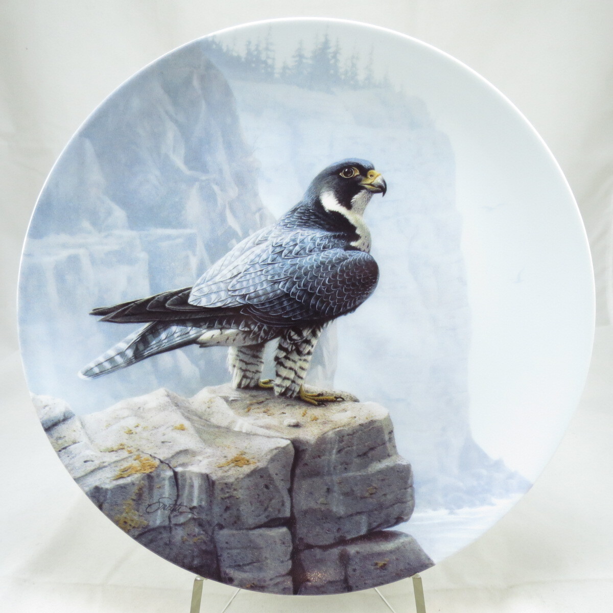 фото Декоративная тарелка "Величественные птицы: Сапсан". Фарфор, деколь. США, Edwin M.Knowles China Company, Дэниэл Смит, 1988
