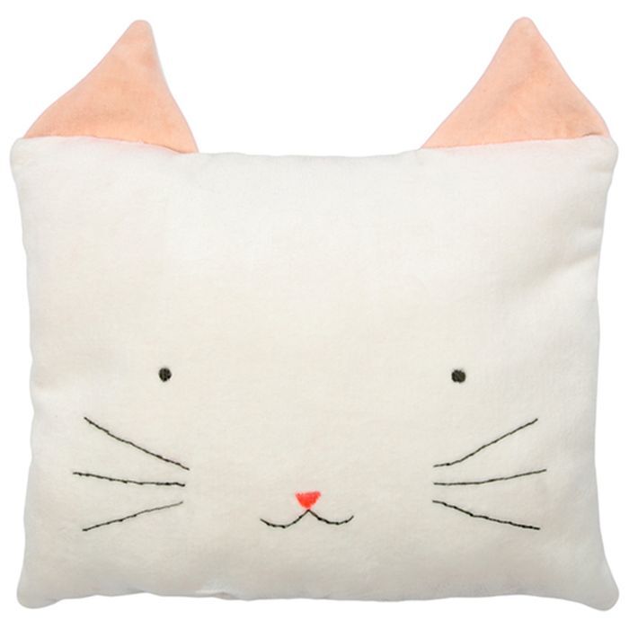 Характер кошки по подушечкам. Подушка кошка. Кошачьи подушечки. Декоративные подушки из вельвета. Подушка морда кошки.