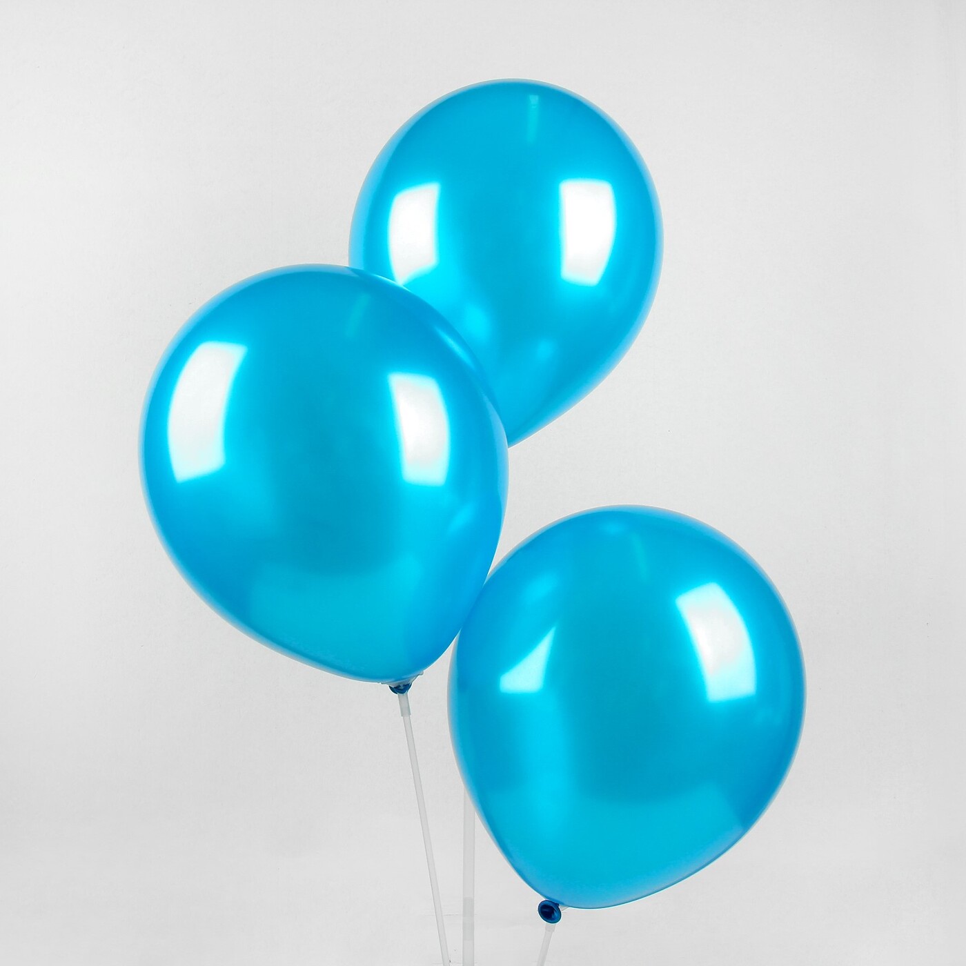 Голубому воздушному шару. Воздушный шарик. Синие шары воздушные. Синий воздушный шар. Голубой шарик.