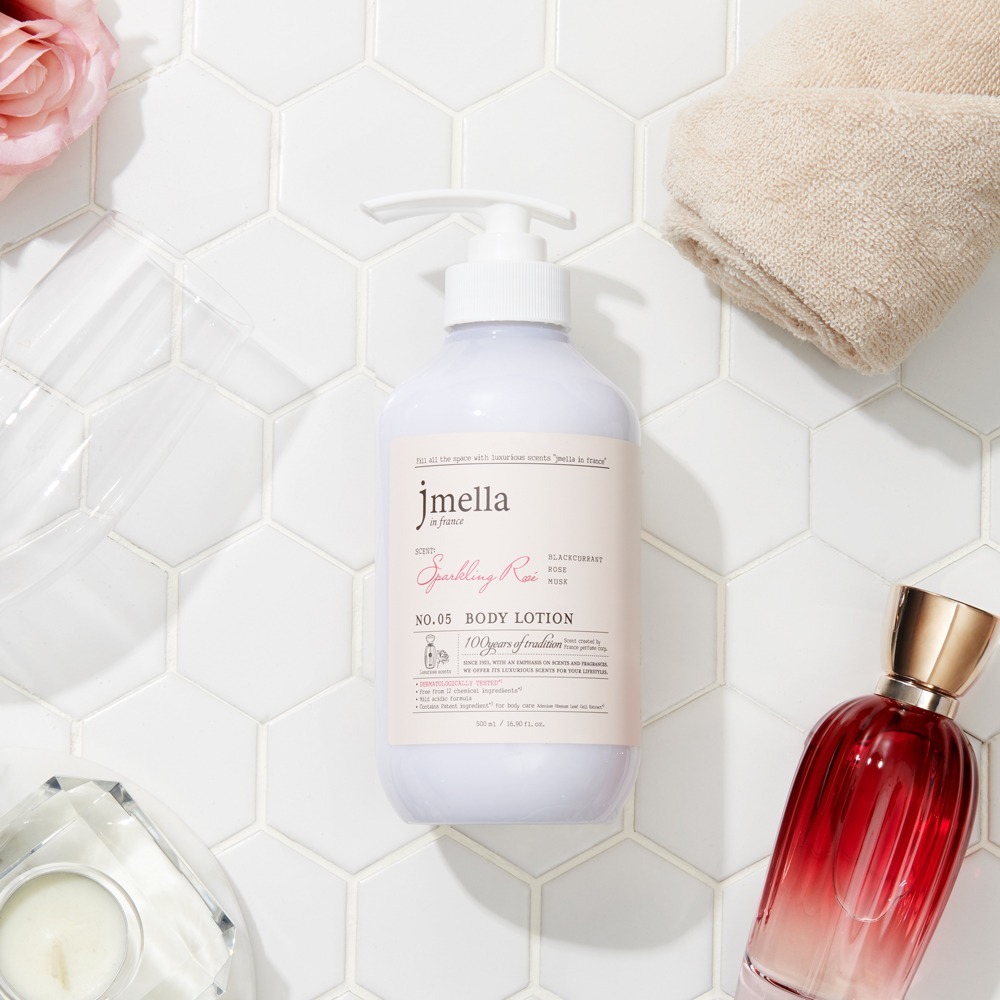 Jmella Парфюмированный лосьон для тела Черная смородина, роза, мускус In France SPARKLING ROSE Body Lotion, 500 мл