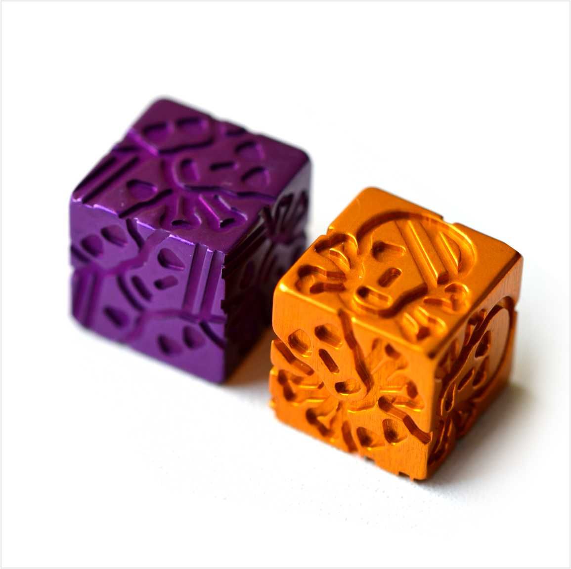 Игральные кости Skull Dice / многоцветные Дайсы из металла 2 штуки,  Игральные кубики для DnD, Дизайнерские кости 16х16мм. для настольных и  ролевых игр - купить с доставкой по выгодным ценам в интернет-магазине OZON  (696012023)