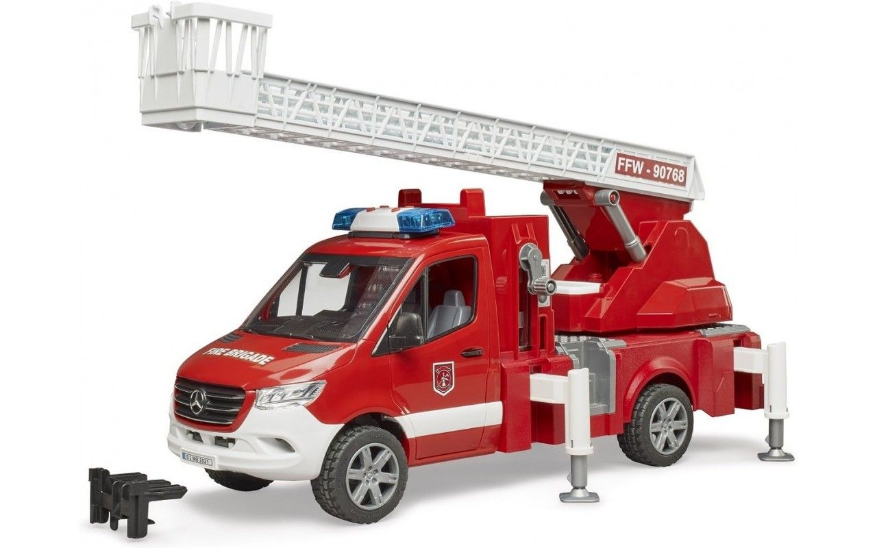 пожарная машина брудер скания. пожарная машина скания bruder. игрушка пожарная машина bruder. пожарный автомобиль bruder man с каской (01-981) 1:16 52 см. пожарная машина bruder mercedes-benz sprinter.