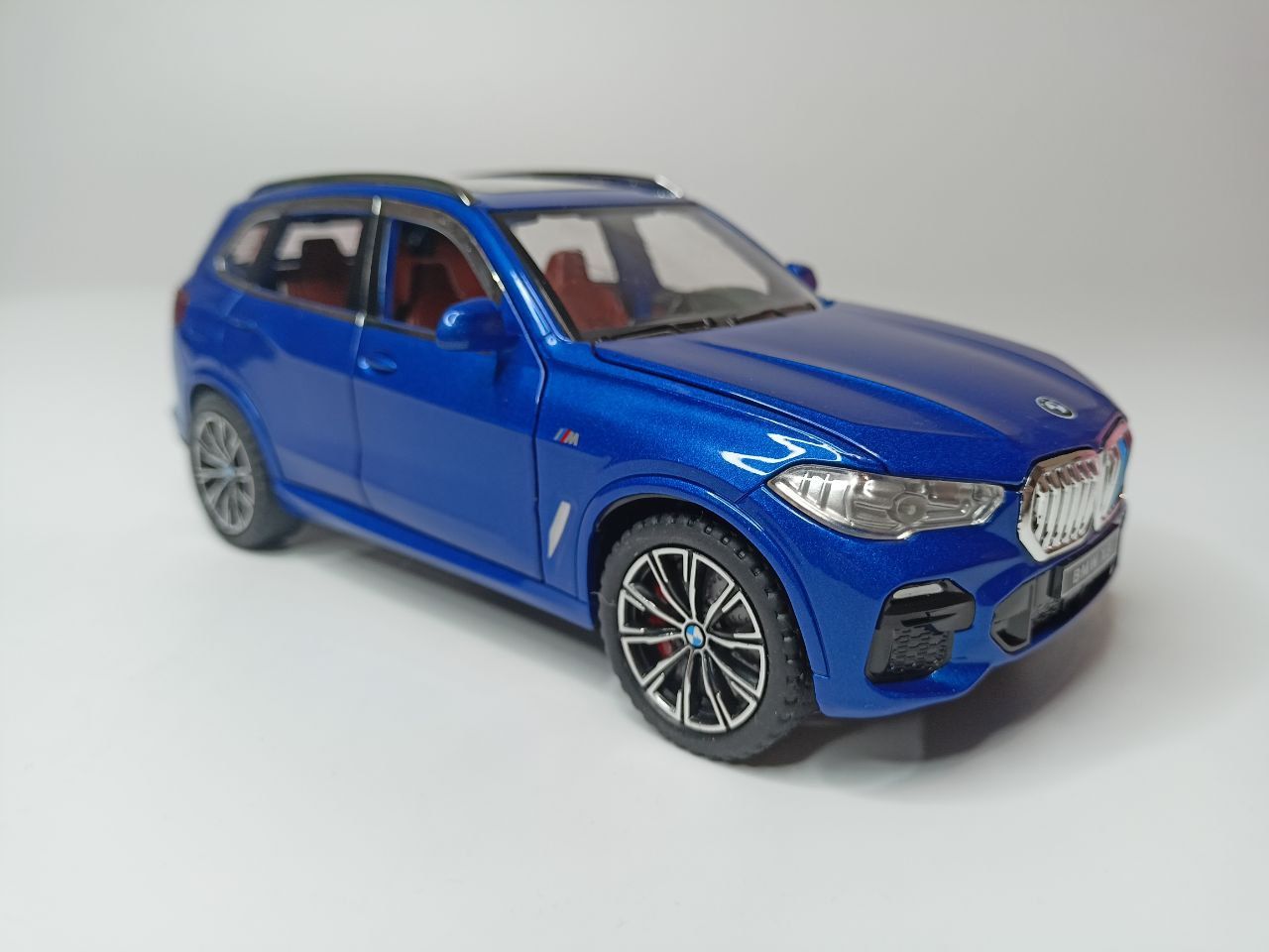 Модель автомобиля BMW X5 масштаб 1:24 коллекционная металлическая игрушка  масштаб 1:24 синий - купить с доставкой по выгодным ценам в  интернет-магазине OZON (897257106)