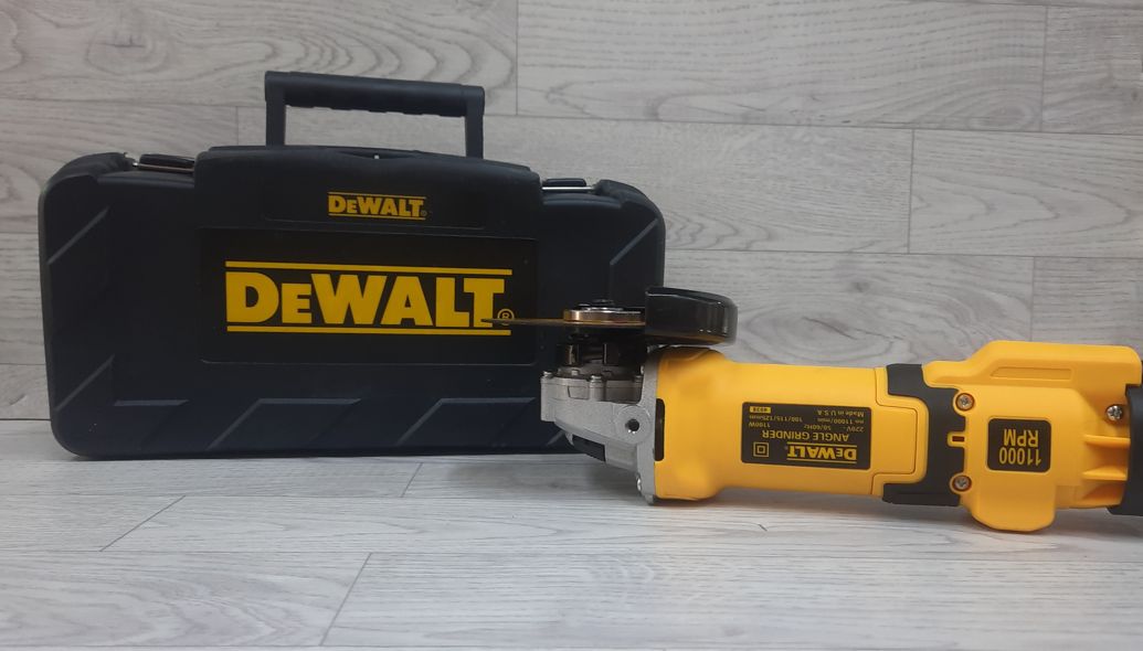 Ушм dewalt dwe4015. Болгарка dewalt dwe 4257. С днем болгарки. Ручка девольт. Ушм деволт 4257.