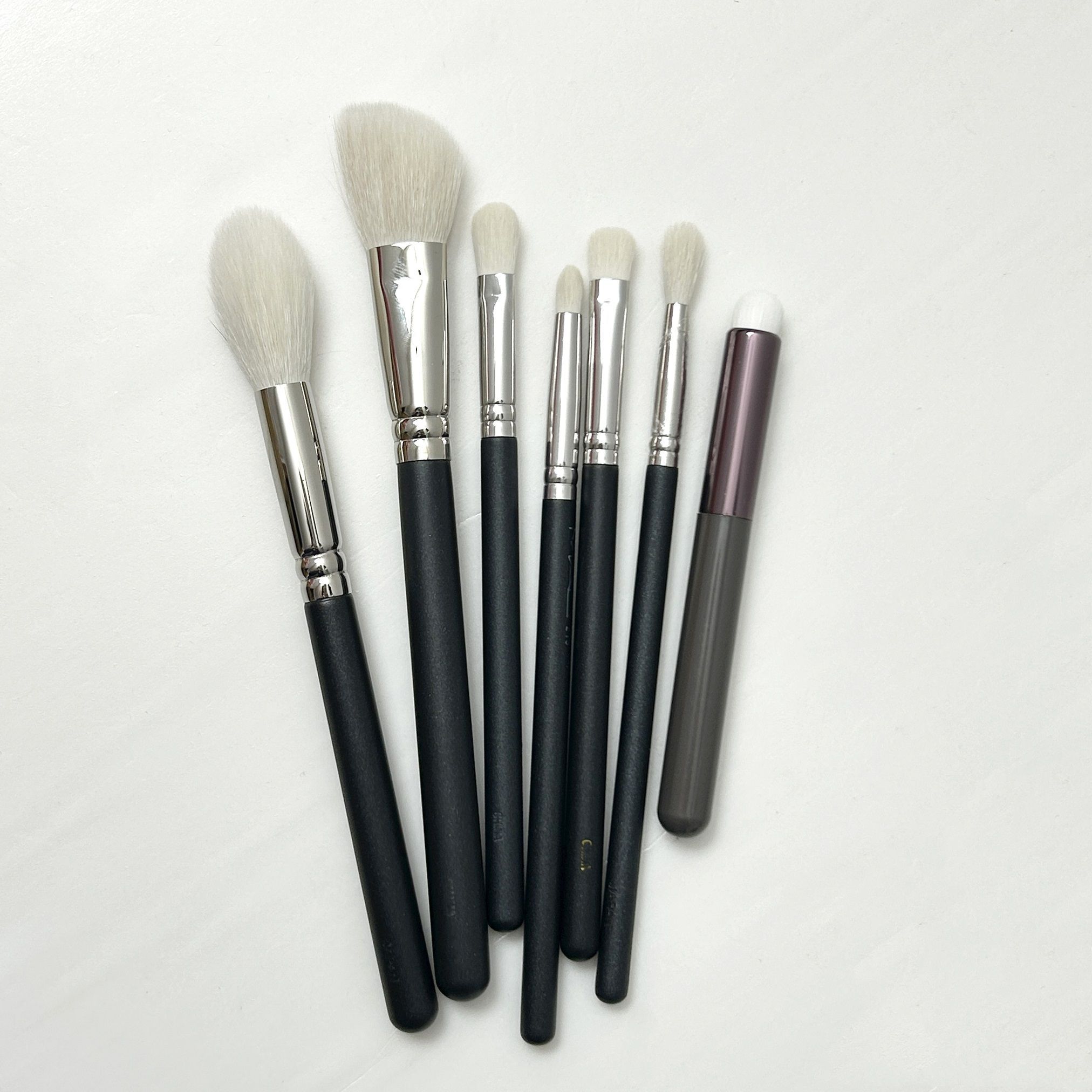 Кисть m2 коза lena motinovа. Мотинова кисти m37. Кисти м. Shik 12 кисть. Кисти м.