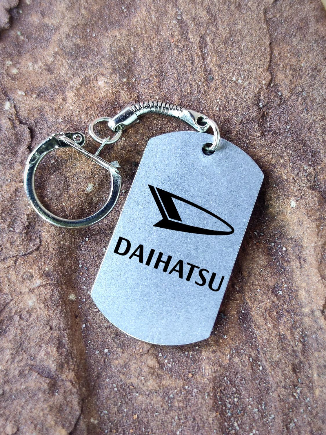 Брелок для ключей с лазерной гравировкой DAIHATSU